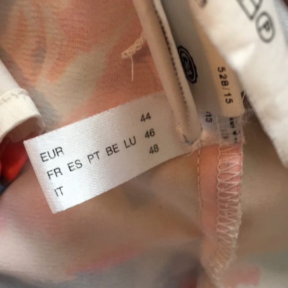 Top with watercolor flower pattern - Picture 5 of 5